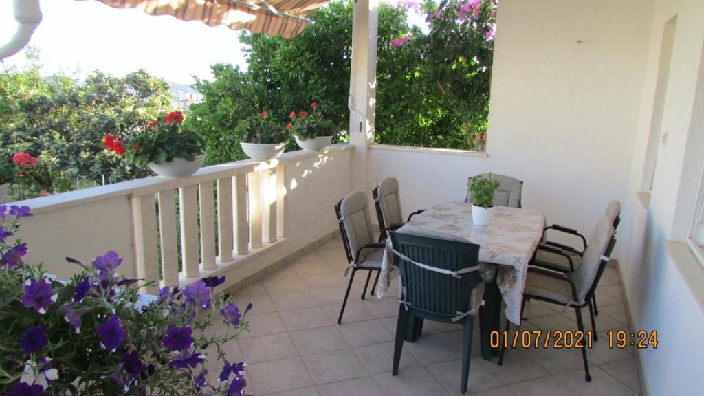 Apartment Tomy Trogir Exterior photo